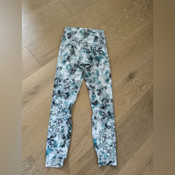 Lulu Lemon Align Size 4 Tie Dyed Leggings. 💙⚡️ - Picture 2 of 5